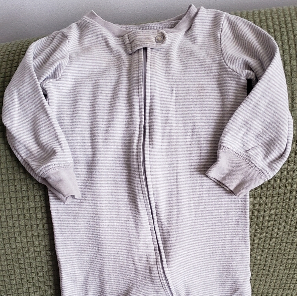 GUC Carter's 9 mos Sleeper - FREE WITH BUNDLE*